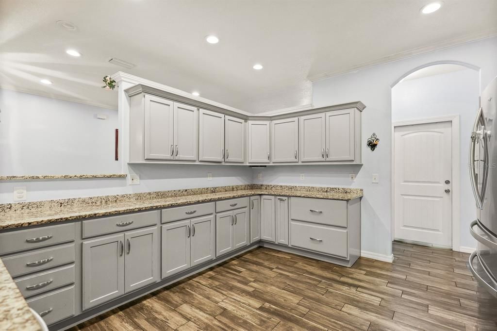 Active With Contract: $515,000 (3 beds, 3 baths, 2900 Square Feet)