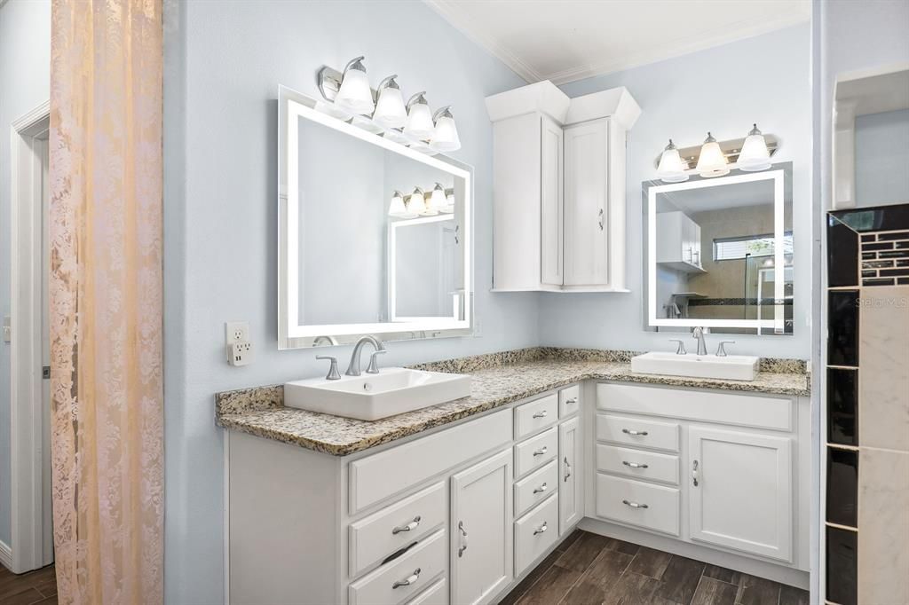 Active With Contract: $515,000 (3 beds, 3 baths, 2900 Square Feet)
