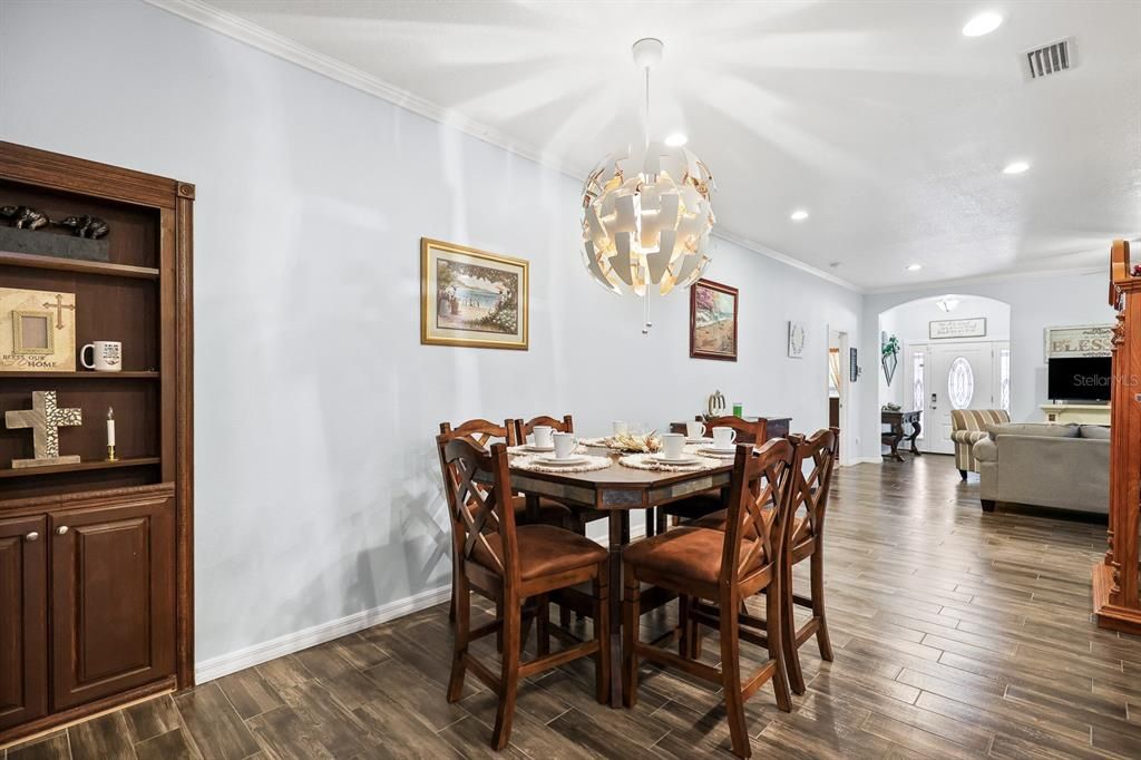 Active With Contract: $515,000 (3 beds, 3 baths, 2900 Square Feet)