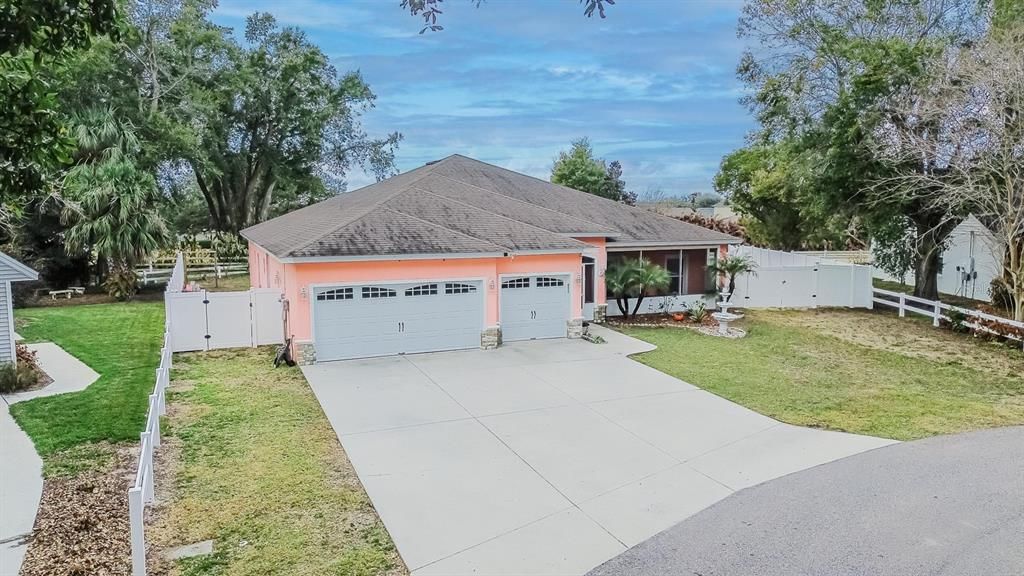 Active With Contract: $515,000 (3 beds, 3 baths, 2900 Square Feet)
