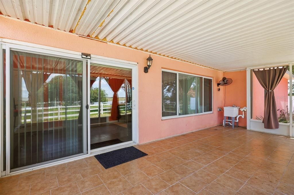 Active With Contract: $515,000 (3 beds, 3 baths, 2900 Square Feet)