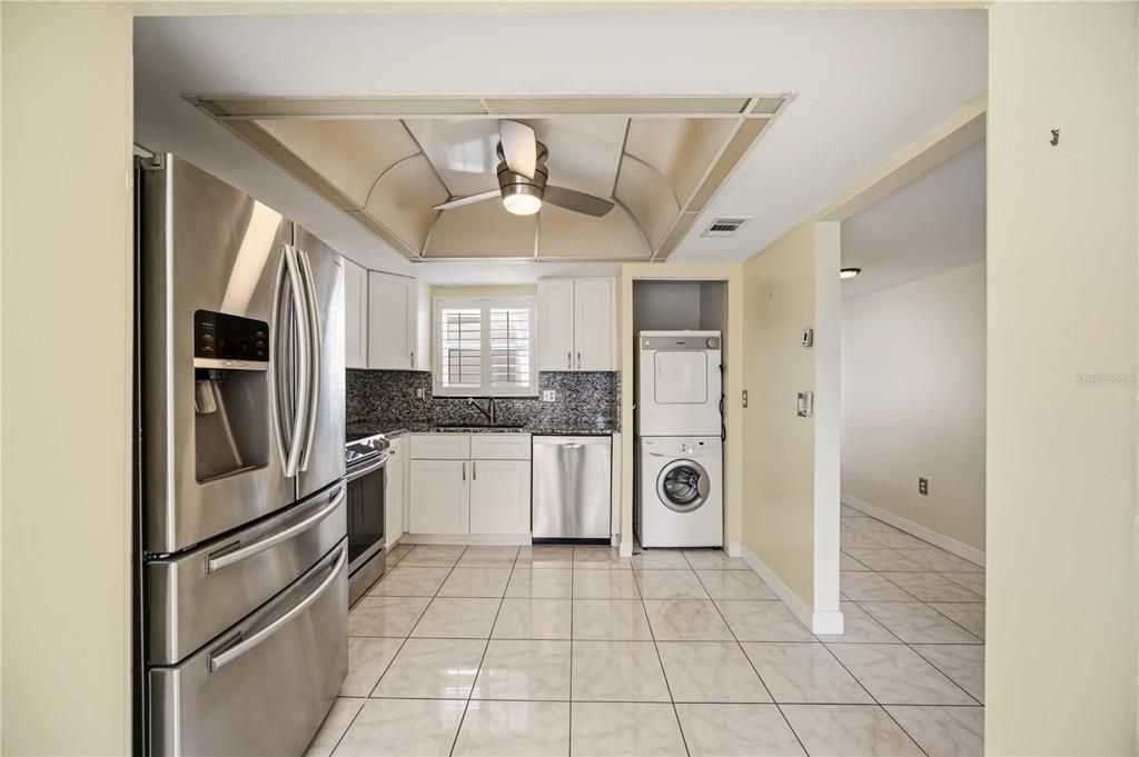 Activo con contrato: $185,000 (2 camas, 2 baños, 1055 Pies cuadrados)