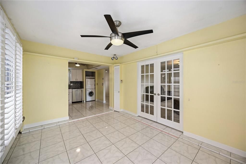 Activo con contrato: $185,000 (2 camas, 2 baños, 1055 Pies cuadrados)