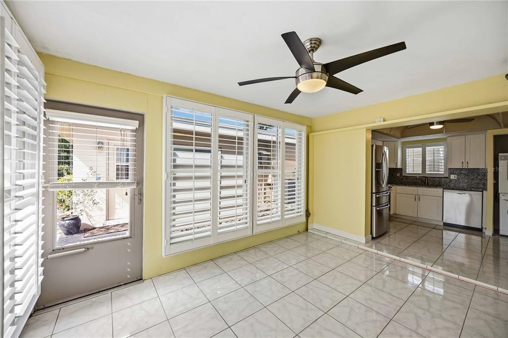 Activo con contrato: $185,000 (2 camas, 2 baños, 1055 Pies cuadrados)