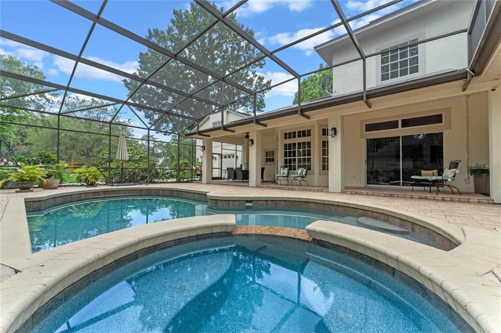 Activo con contrato: $1,250,000 (5 camas, 4 baños, 4078 Pies cuadrados)
