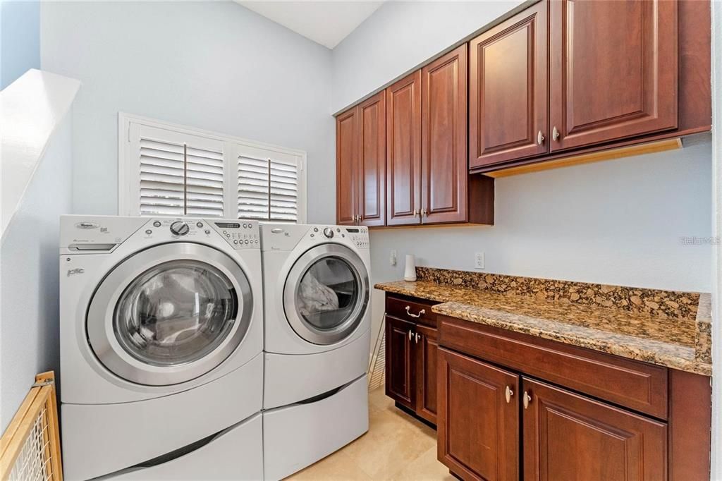 Activo con contrato: $1,250,000 (5 camas, 4 baños, 4078 Pies cuadrados)