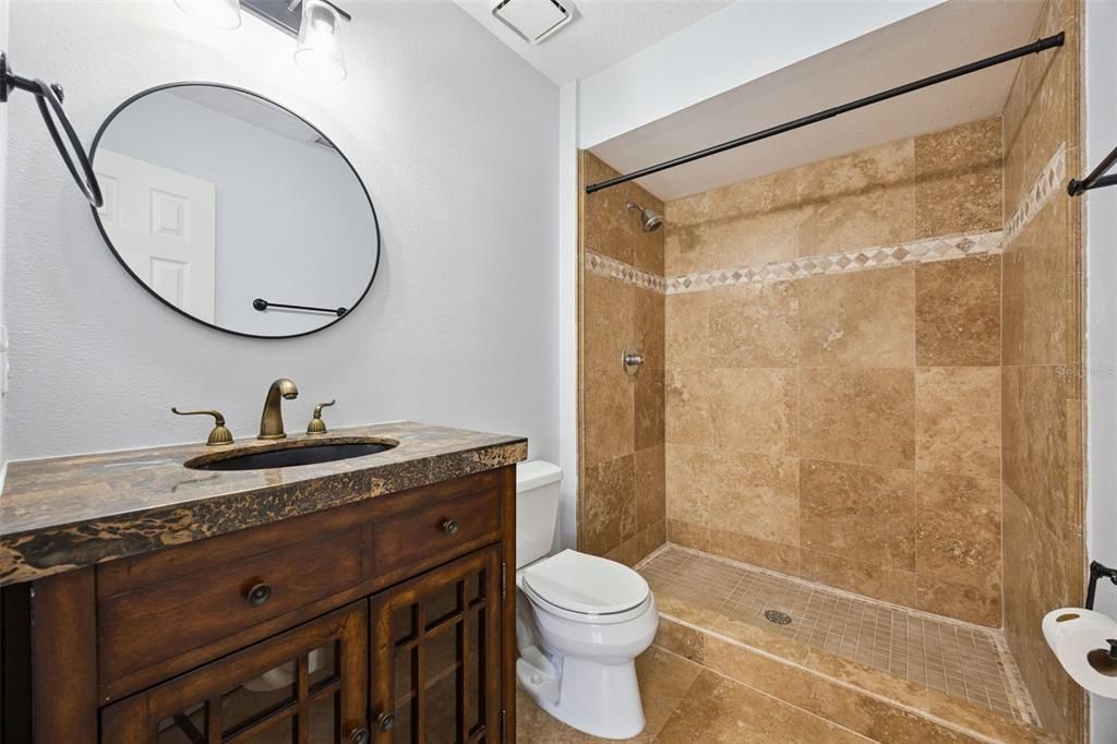 Activo con contrato: $1,250,000 (5 camas, 4 baños, 4078 Pies cuadrados)