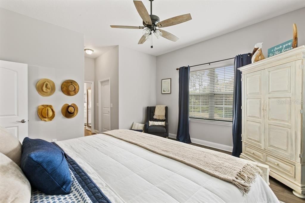 На продажу: $375,000 (3 спален, 2 ванн, 1870 Квадратных фут)