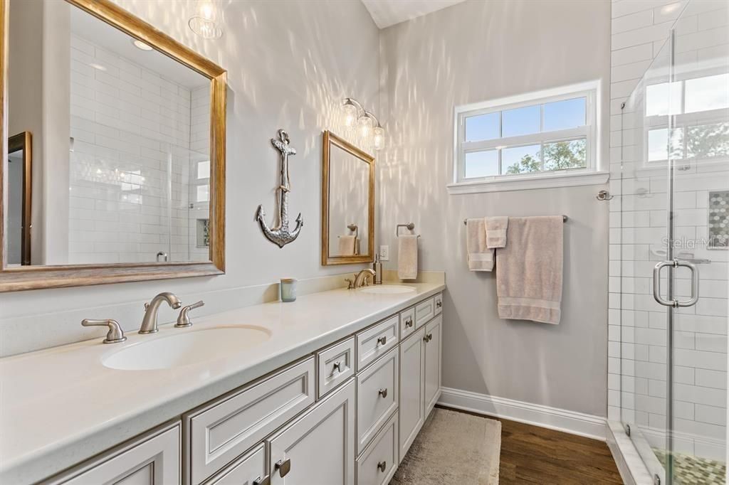 На продажу: $375,000 (3 спален, 2 ванн, 1870 Квадратных фут)