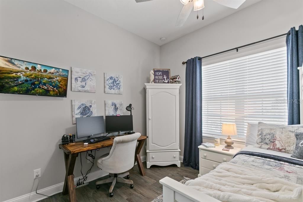 На продажу: $375,000 (3 спален, 2 ванн, 1870 Квадратных фут)