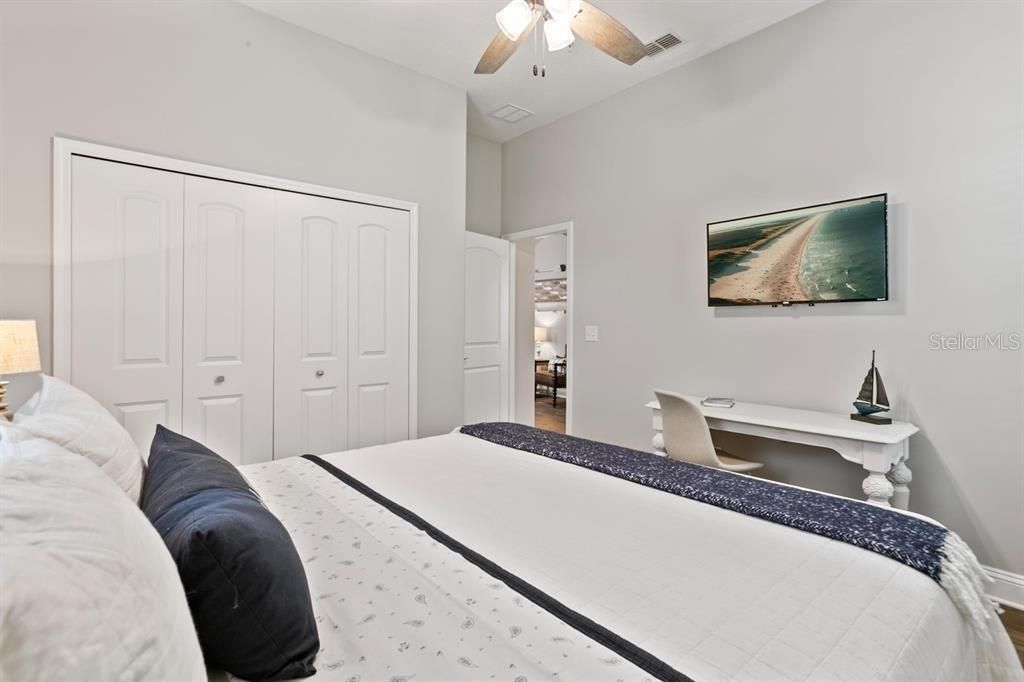 На продажу: $375,000 (3 спален, 2 ванн, 1870 Квадратных фут)