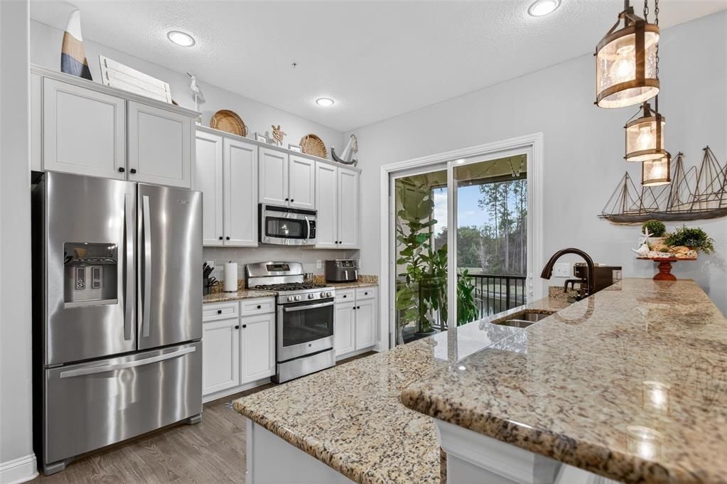 На продажу: $375,000 (3 спален, 2 ванн, 1870 Квадратных фут)