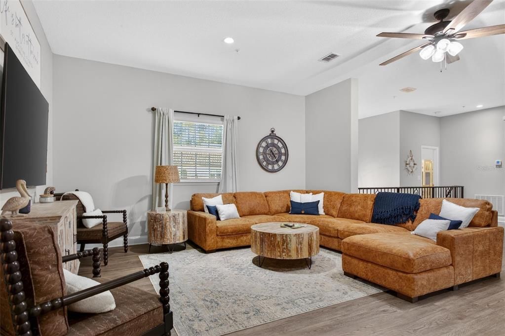 На продажу: $375,000 (3 спален, 2 ванн, 1870 Квадратных фут)