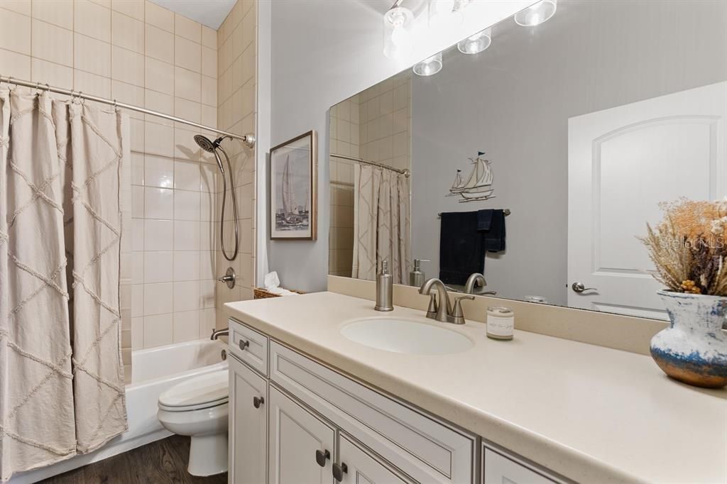 На продажу: $375,000 (3 спален, 2 ванн, 1870 Квадратных фут)