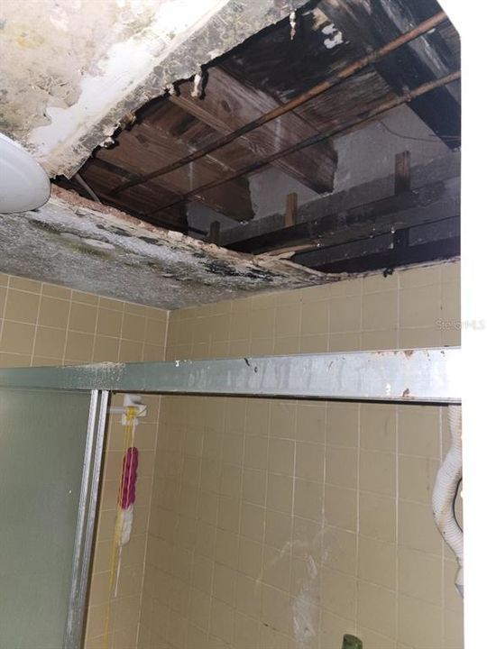 Activo con contrato: $60,000 (3 camas, 2 baños, 1183 Pies cuadrados)