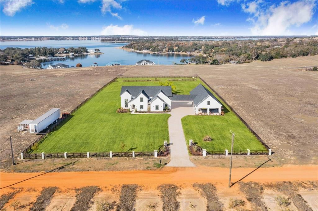 En Venta: $1,450,000 (4 camas, 3 baños, 4000 Pies cuadrados)