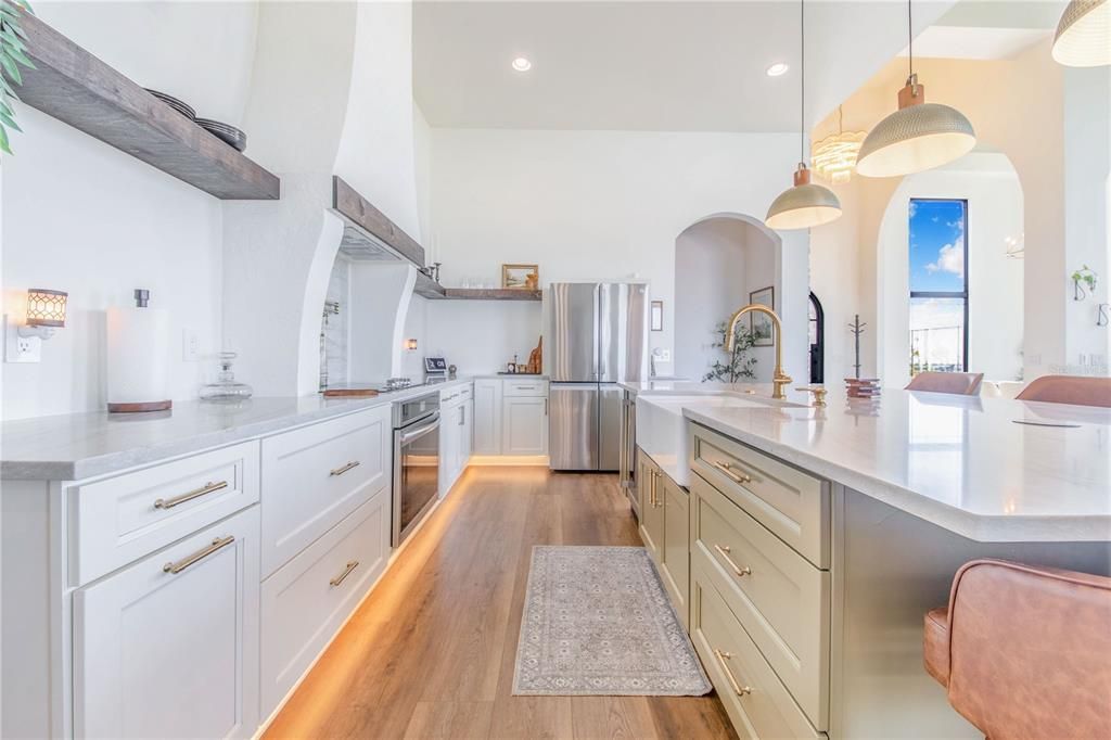 En Venta: $1,450,000 (4 camas, 3 baños, 4000 Pies cuadrados)