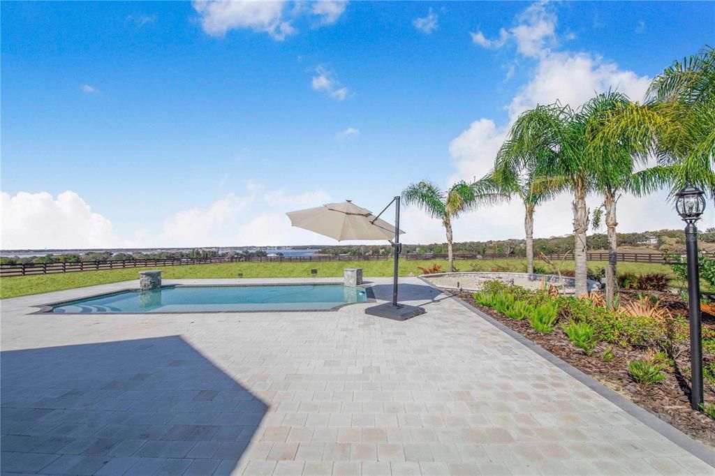 En Venta: $1,450,000 (4 camas, 3 baños, 4000 Pies cuadrados)