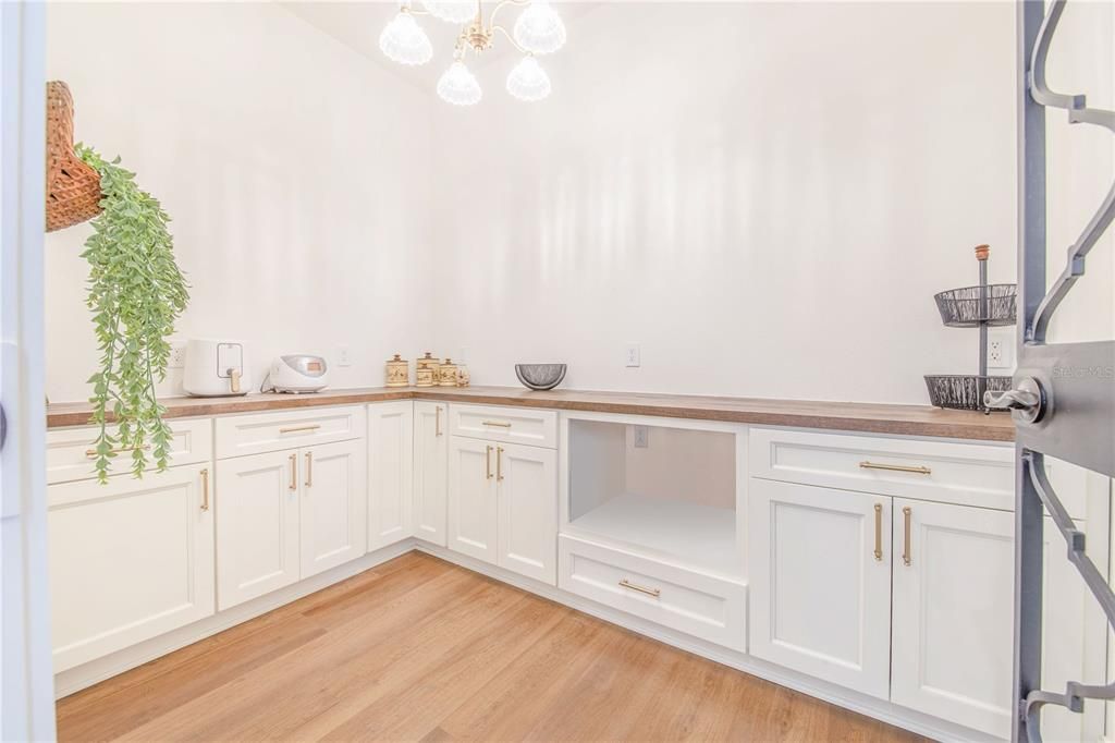 En Venta: $1,450,000 (4 camas, 3 baños, 4000 Pies cuadrados)