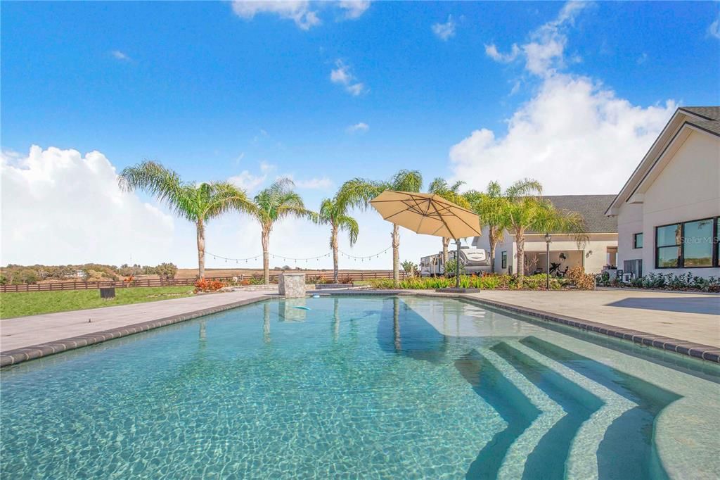 En Venta: $1,450,000 (4 camas, 3 baños, 4000 Pies cuadrados)