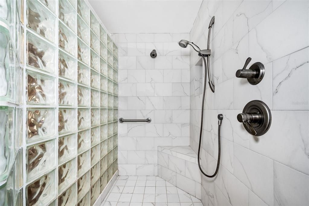 En Venta: $600,000 (3 camas, 3 baños, 3962 Pies cuadrados)