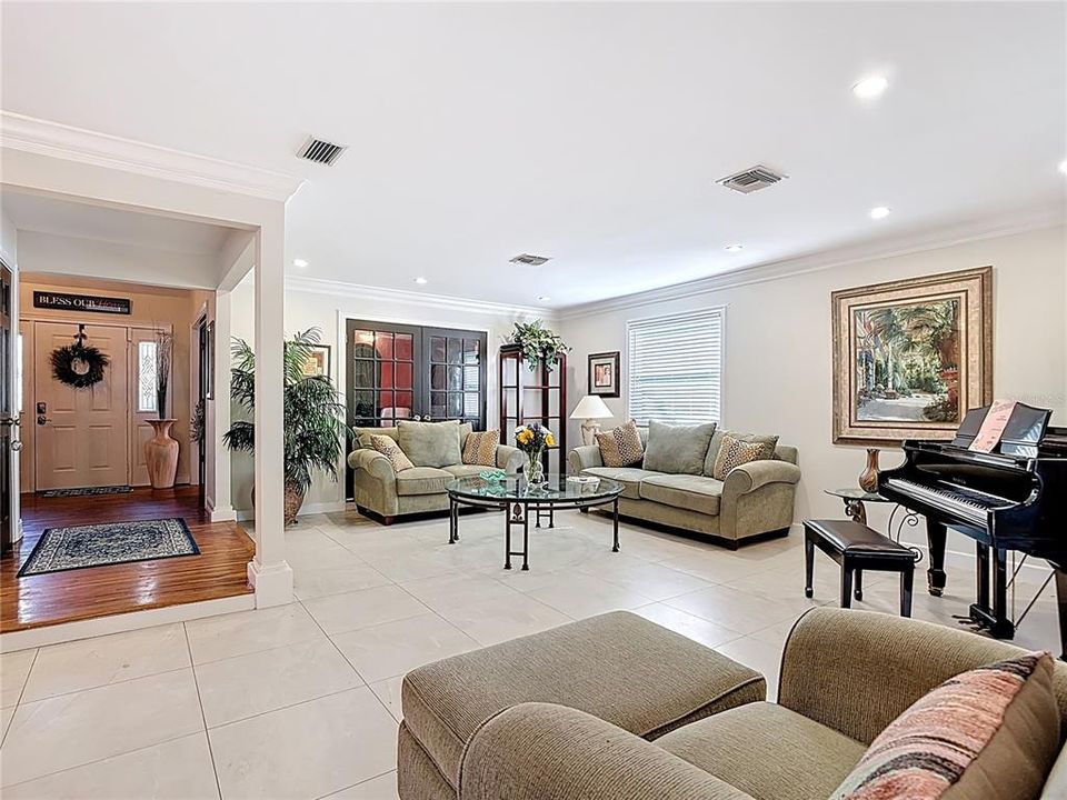 На продажу: $599,000 (5 спален, 4 ванн, 3926 Квадратных фут)