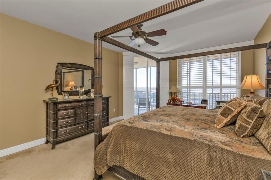 На продажу: $550,000 (3 спален, 3 ванн, 2351 Квадратных фут)