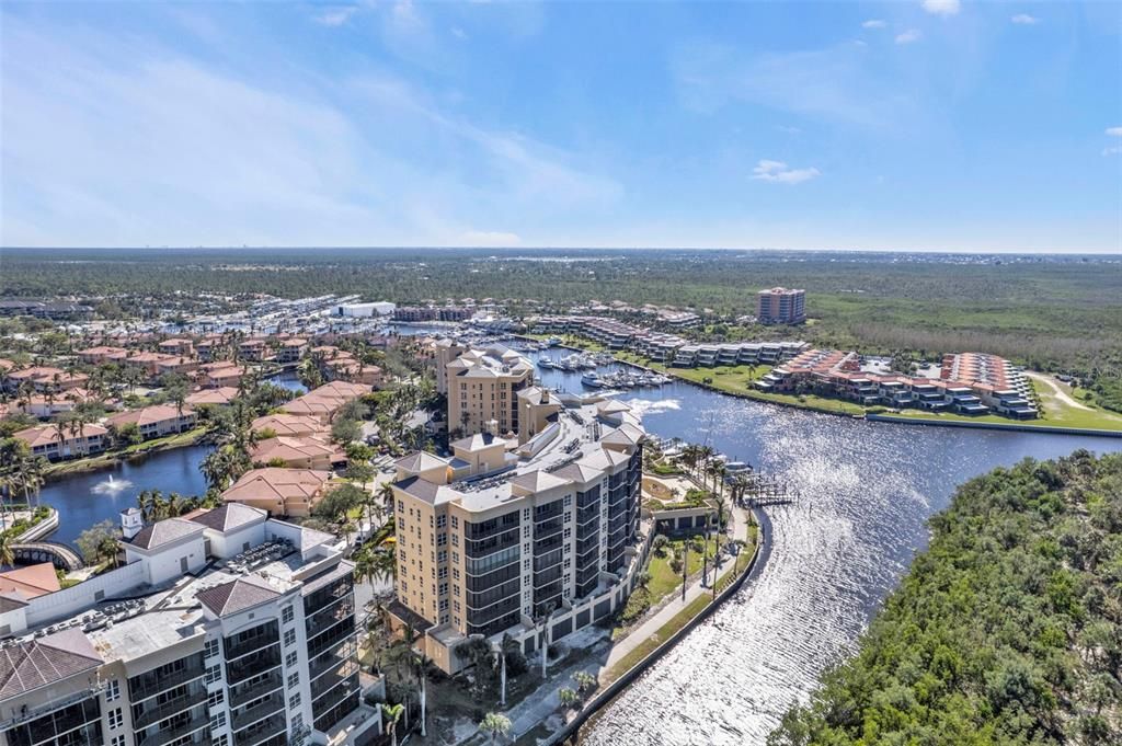 На продажу: $550,000 (3 спален, 3 ванн, 2351 Квадратных фут)