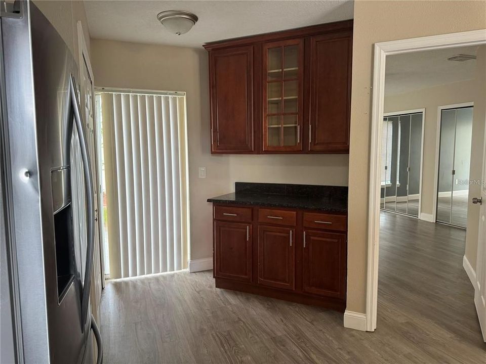 For Rent: $2,400 (3 beds, 2 baths, 1401 Square Feet)