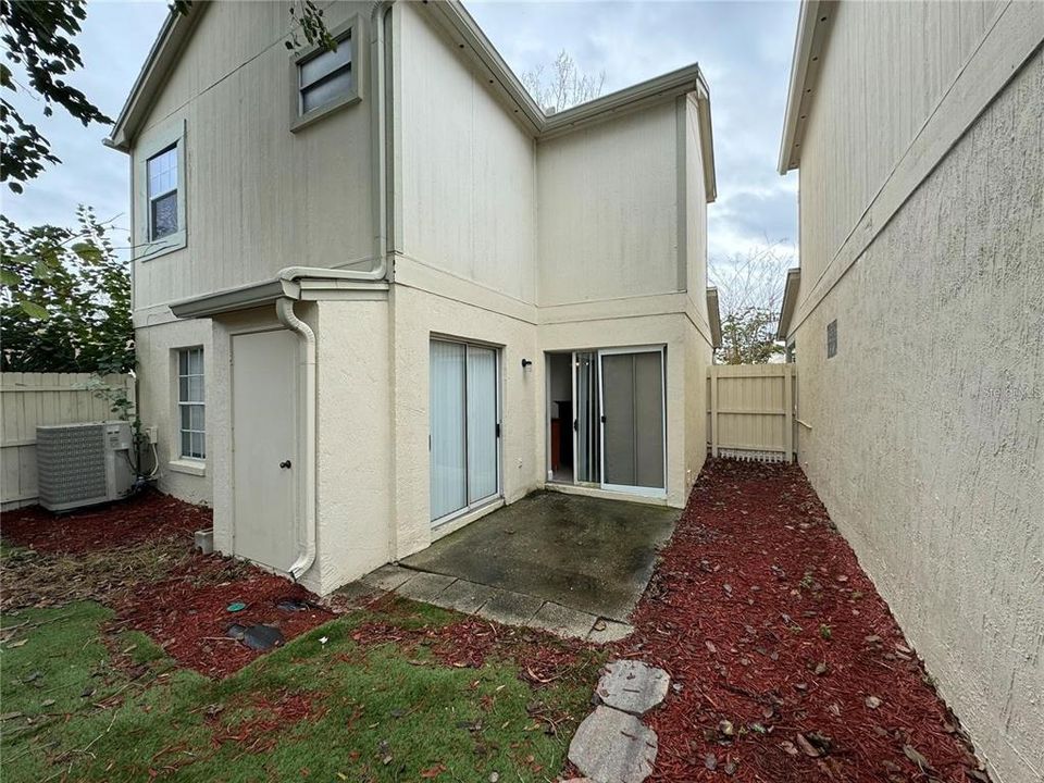 For Rent: $2,400 (3 beds, 2 baths, 1401 Square Feet)