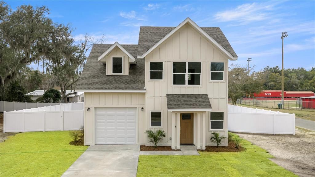 For Sale: $268,900 (3 beds, 2 baths, 1200 Square Feet)