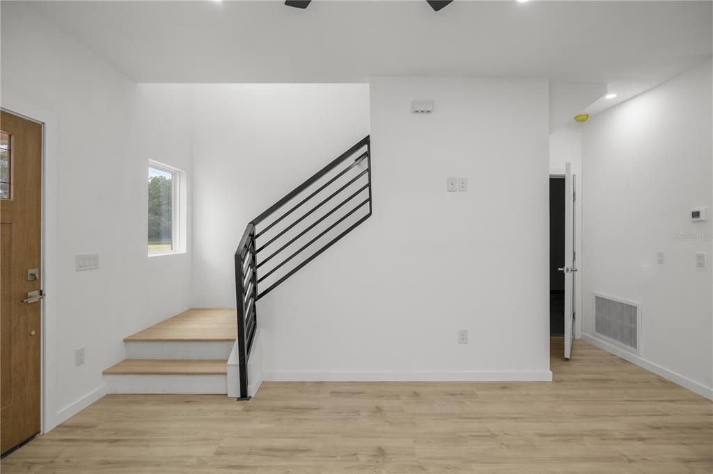For Sale: $268,900 (3 beds, 2 baths, 1200 Square Feet)