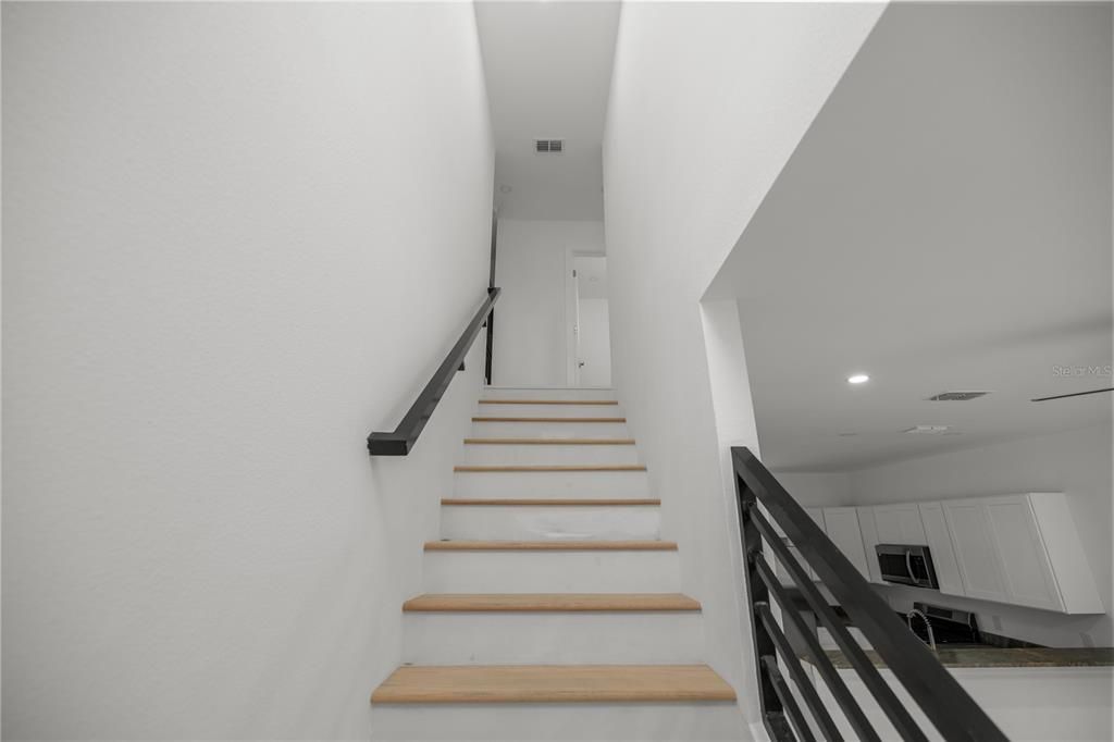 For Sale: $268,900 (3 beds, 2 baths, 1200 Square Feet)