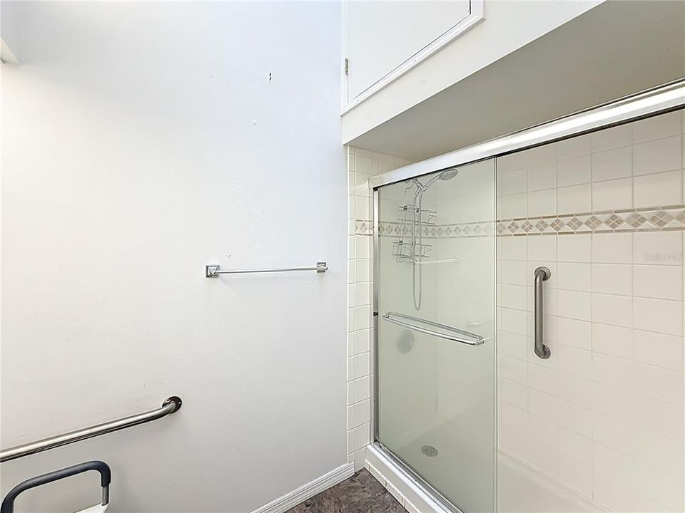 На продажу: $230,000 (2 спален, 2 ванн, 1210 Квадратных фут)