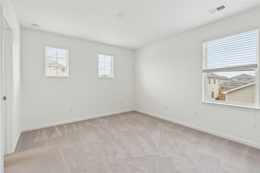 На продажу: $599,999 (5 спален, 3 ванн, 3292 Квадратных фут)