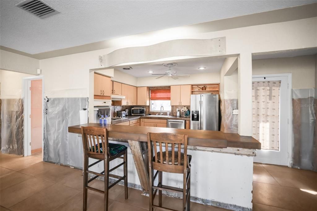 For Sale: $950,000 (3 beds, 3 baths, 1456 Square Feet)