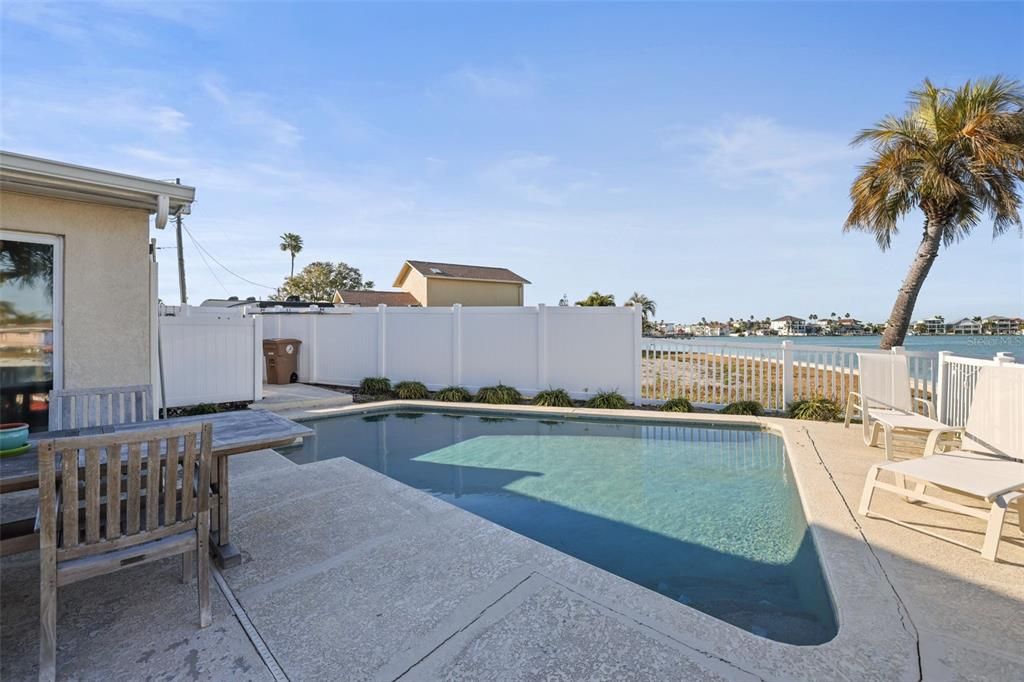 For Sale: $950,000 (3 beds, 3 baths, 1456 Square Feet)