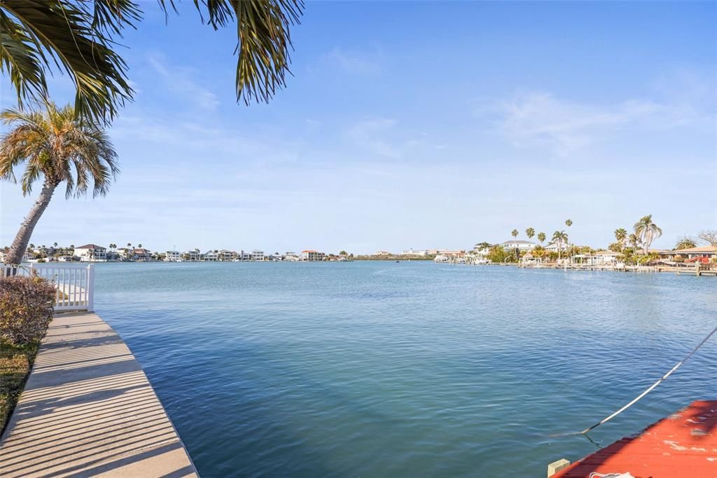 For Sale: $950,000 (3 beds, 3 baths, 1456 Square Feet)