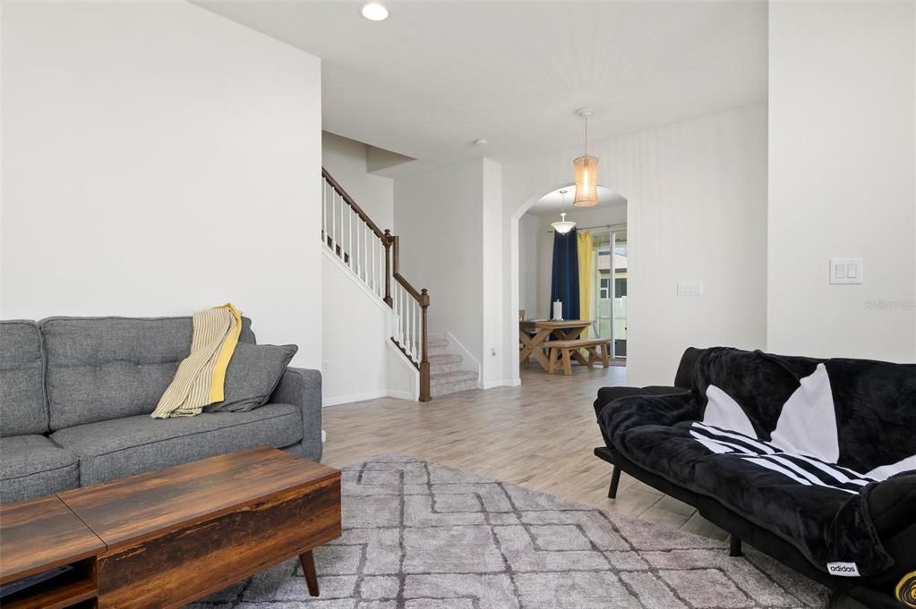 Active With Contract: $2,250 (3 beds, 2 baths, 1635 Square Feet)