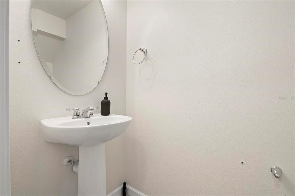 Active With Contract: $2,250 (3 beds, 2 baths, 1635 Square Feet)