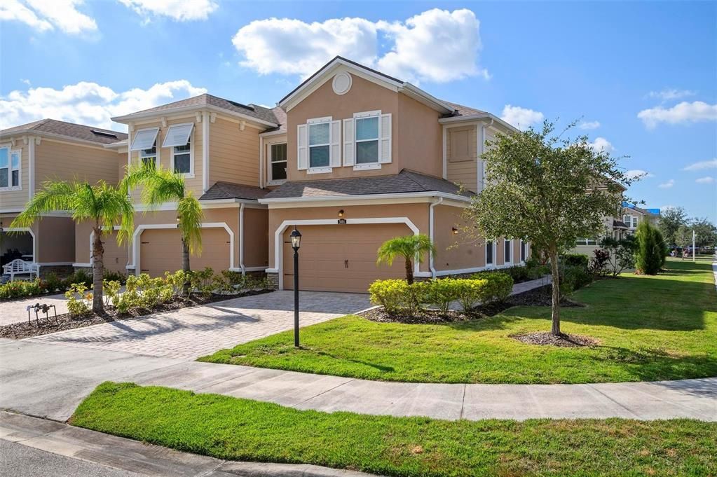 Active With Contract: $2,250 (3 beds, 2 baths, 1635 Square Feet)
