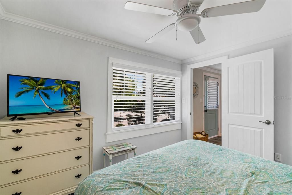 For Rent: $3,800 (2 beds, 1 baths, 750 Square Feet)