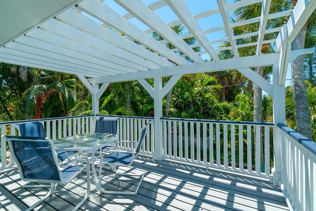 For Rent: $3,800 (2 beds, 1 baths, 750 Square Feet)