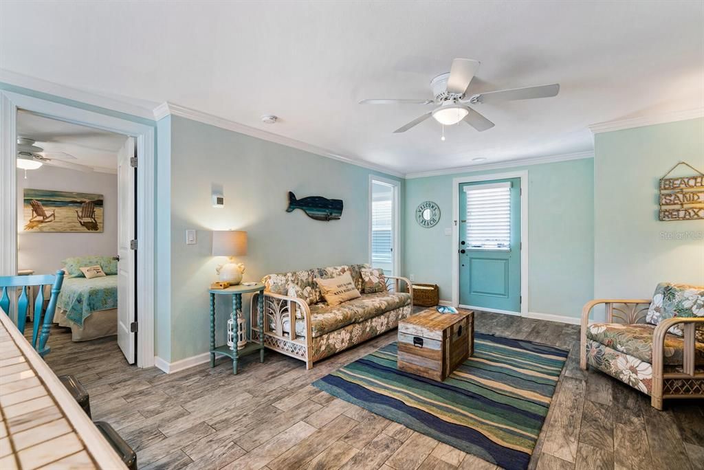 For Rent: $3,800 (2 beds, 1 baths, 750 Square Feet)