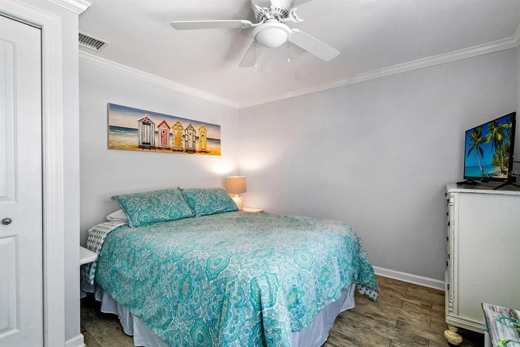 For Rent: $3,800 (2 beds, 1 baths, 750 Square Feet)