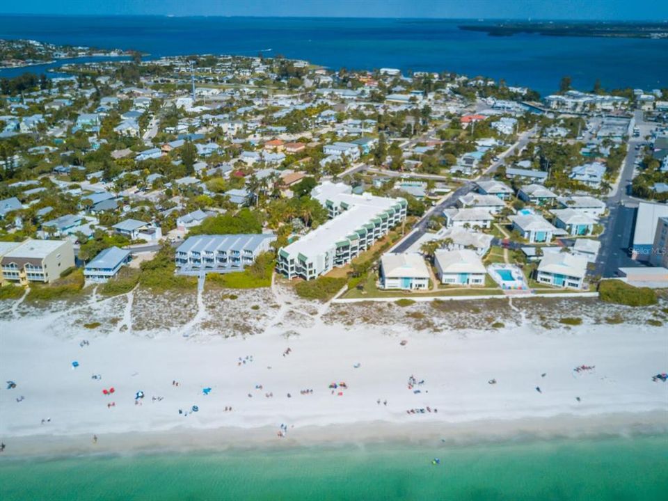 For Rent: $3,800 (2 beds, 1 baths, 750 Square Feet)