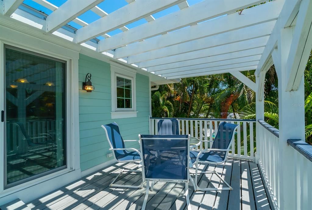 For Rent: $3,800 (2 beds, 1 baths, 750 Square Feet)