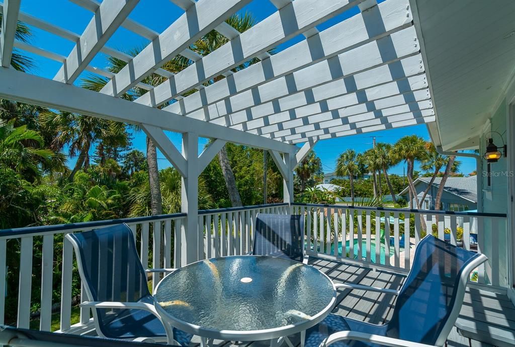 For Rent: $3,800 (2 beds, 1 baths, 750 Square Feet)