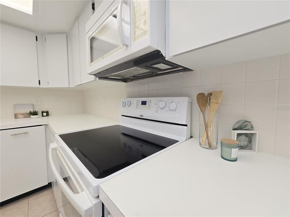 Под контрактом: $325,000 (3 спален, 2 ванн, 1820 Квадратных фут)