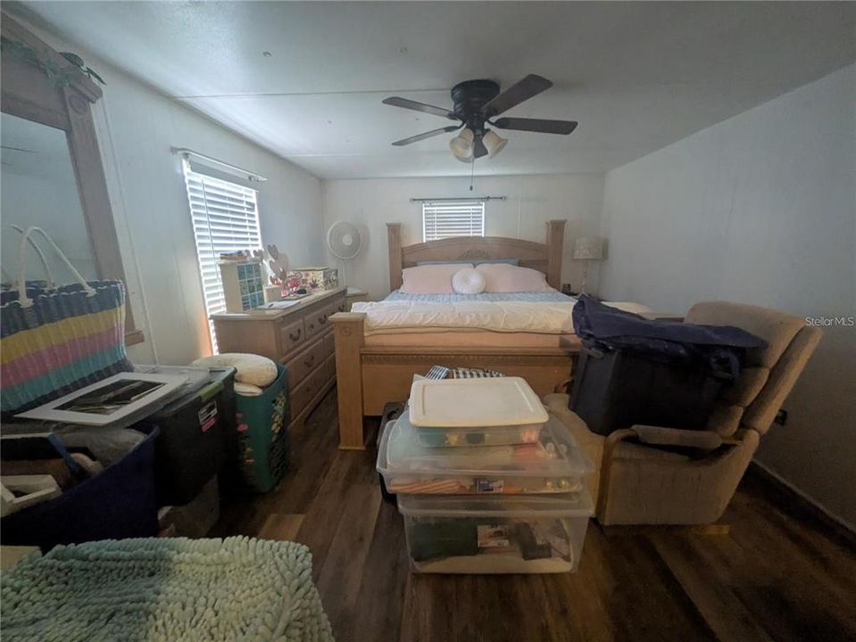 Active With Contract: $138,000 (2 beds, 1 baths, 864 Square Feet)